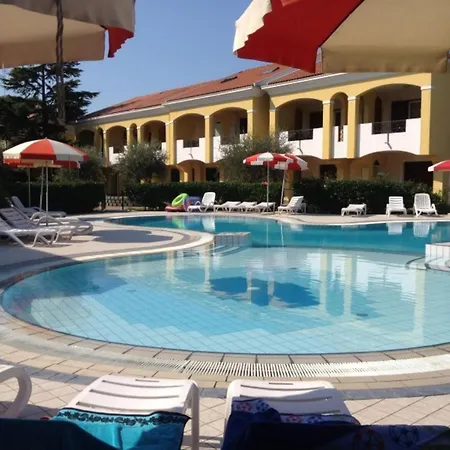 Cozy Surrounded By Olive Trees * Bibione